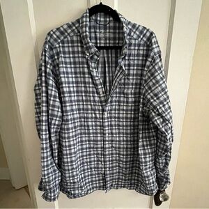Men’s Vineyard Vines On the Go Brrr Button down - Size XXL